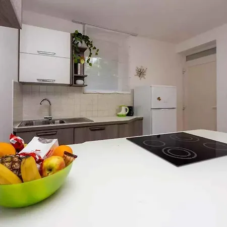 In 45072 Apartman Selce